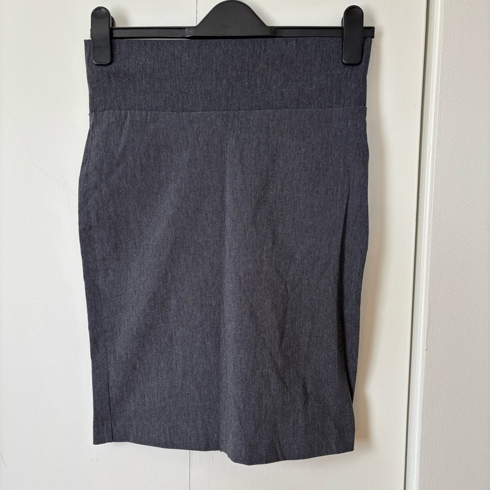 🎉4/30$🎉 V&X High-Waisted Grey Skirt✨ Size S — 8/10